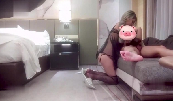 高端外围女探花阿枪酒店约炮偷拍 ️抖音网红美女性感花臂小姐姐撩男一把手沙发草到床上
