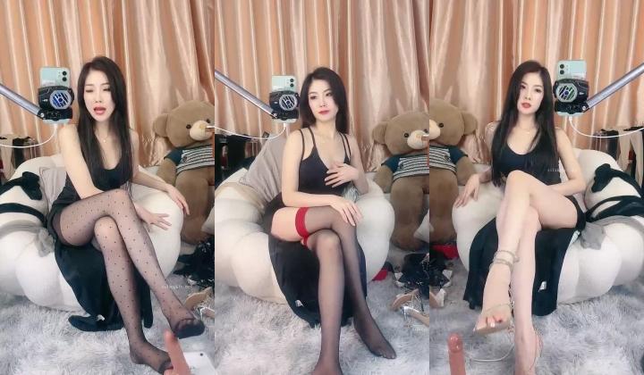 足控必看【玉足长腿】端庄新人女神各种丝袜舔脚足交