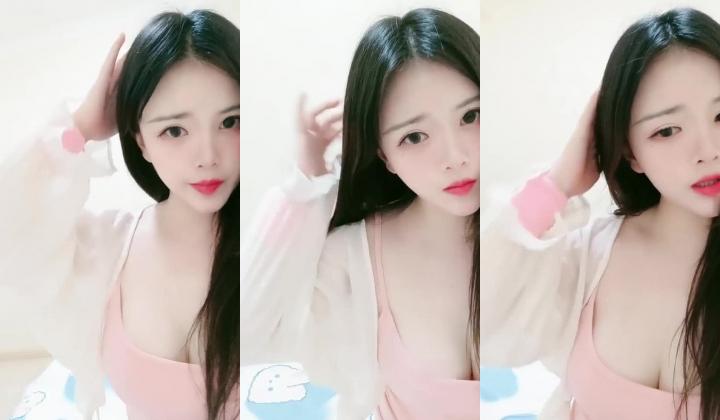 稀有心动巨乳尤物，20小时核弹，一次看个够，【西柚咻】，相当哇塞的女神，看脸就能射，加上这大奶子