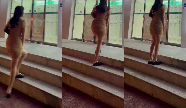 推特顶级露出艺术家极品身材反差嫩妹【奶味泡芙】私拍，各种户外露出电梯口做爱偶遇邻居