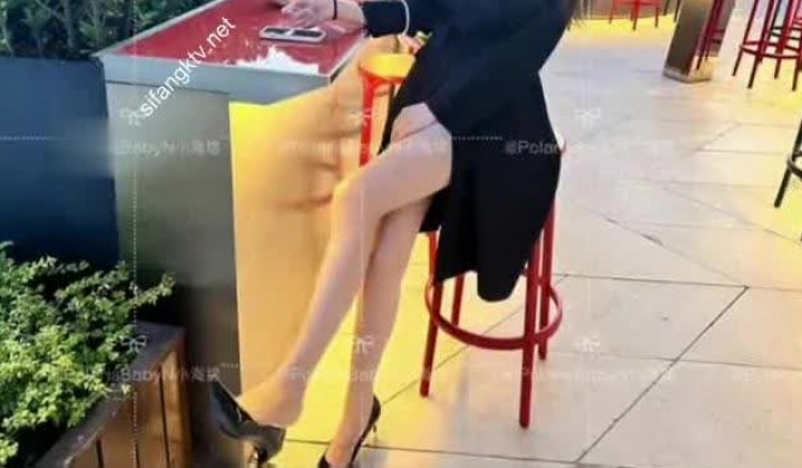 万人追踪推特上流社会白富美S级身材女神【海绵爸爸】淫乱私拍各路金主参加4P群P女女不堪入目
