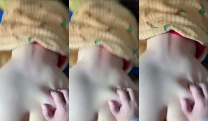 青岛极品绿帽骚妻【小可爱】最新高价福利，白皙大奶户外露出3P各种肉战，怀孕了也不消停