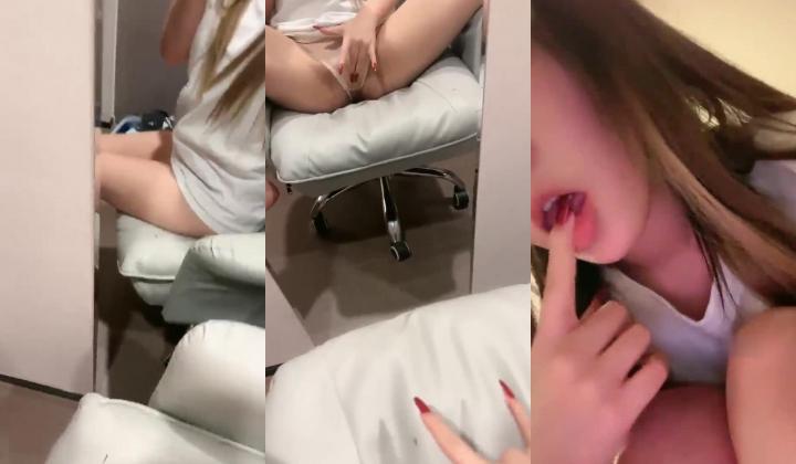 G奶校花~20小时~【小初恋】，清纯指数极高，年龄看着不大这对大奶子真是惊人