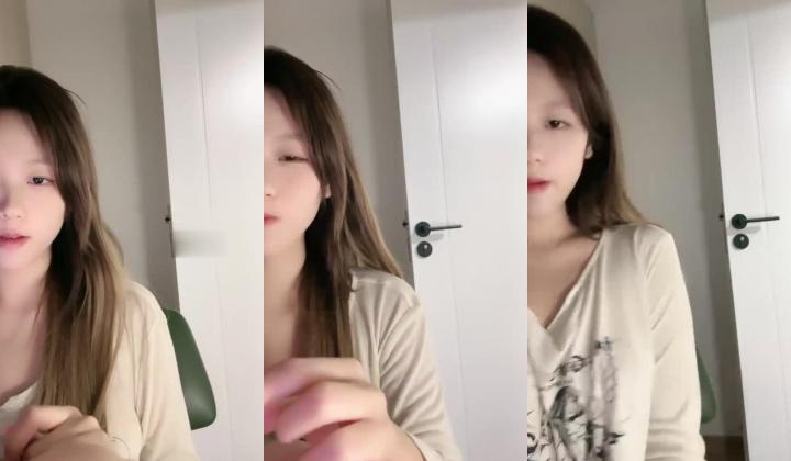 G奶校花~20小时~【小初恋】，清纯指数极高，年龄看着不大这对大奶子真是惊人