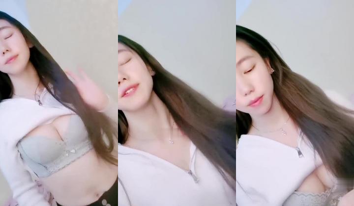 绿播转黄！【大四学妹兼职】校花牛仔裤，雪白大屁股 舞蹈专业 身材不错，皮肤白