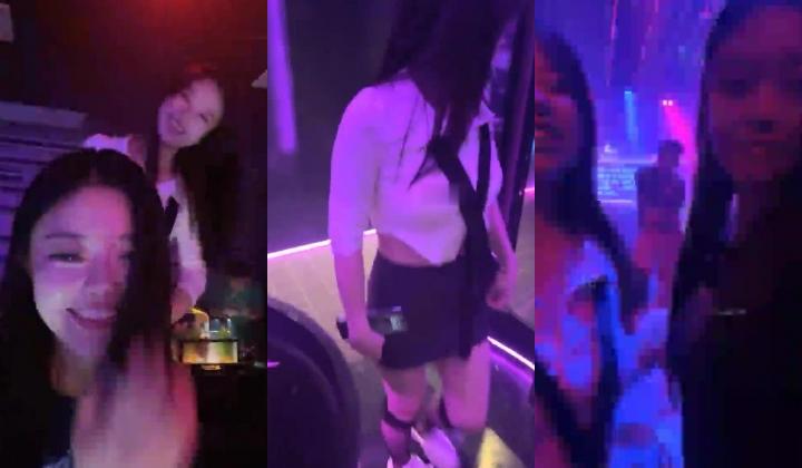 00后的快乐夜生活，奔驰男来买单，【03年安琪拉表妹】带上闺蜜一起酒吧热舞，厕所自慰，奔驰里舔逼