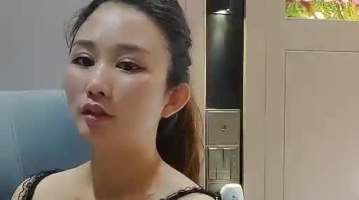 【好色之徒】花臂男约了个少妇酒店啪啪，穿上情趣装黑丝拨开丁字裤后入爆菊