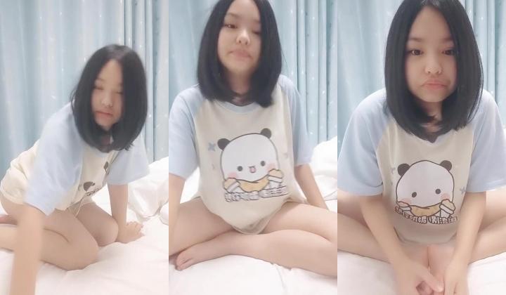 发育不错的短发小妹妹被黄毛男友直播啪啪！~【小乖乖】~ 喜欢嫩妹的不要错过