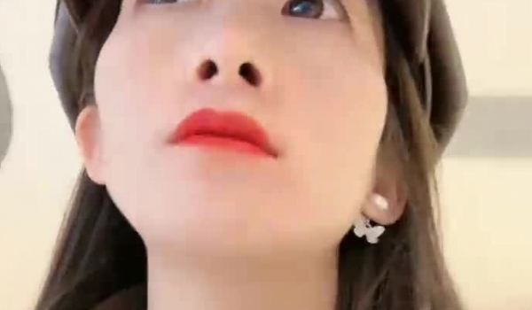 这个小少妇真不错，【明天开我吓死了】，纯天然的C罩杯美乳，风情万种眉眼间诱惑