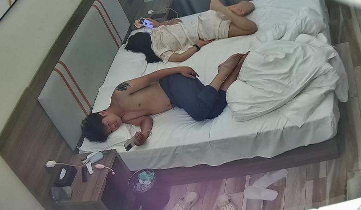 新流出酒店偷拍大学生情侣开房学妹从反抗被动操3天变成床上母狗