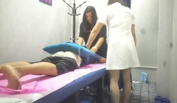 生意络绎不绝~【按摩店老板娘】忙的时候亲自上阵~服务男客！~偷拍佳作，情色私密空间，精彩刺激