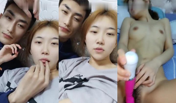 新来的学妹全程露脸都被小哥教坏了，自慰骚逼道具抽插口交大鸡巴给狼友看特写，让小哥无套爆草浪荡呻吟