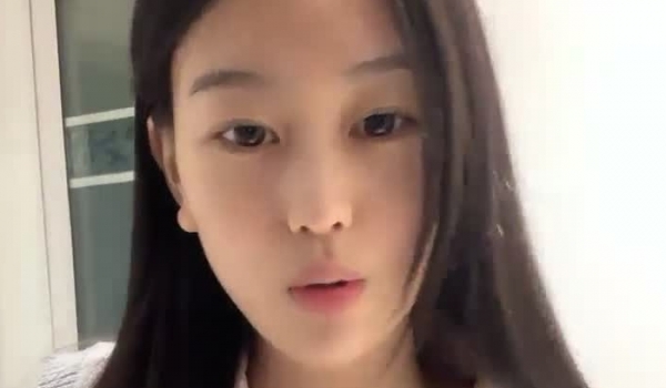 超级漂亮，身材一流，【露儿妹妹】姐姐带着妹妹下海~清纯风，校园女神，一线天美丽鲍鱼！