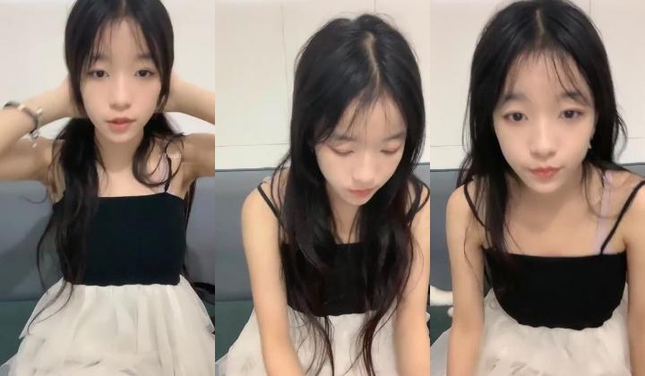 顶级校花来了【小牙刷】这么漂亮的大奶子今年看到过最好看的男人梦想的身材，完美内射！