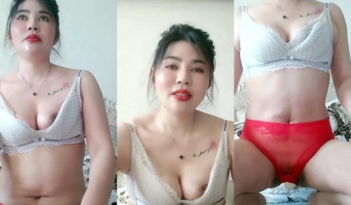 推荐，【腼腆的小少妇】，超骚御姐~!户外露奶~掰穴特写~刺激，名不副实一点儿也不腼腆，骚爆了