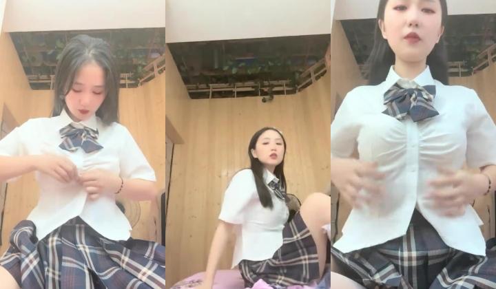 新人大学生下海，【小土软乎乎】，化妆起来美美哒，出去购物逛街，刚毕业没多久，粉嫩可口的小仙女