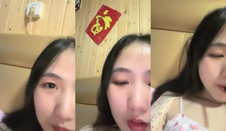 新人大学生下海，【小土软乎乎】，化妆起来美美哒，出去购物逛街，刚毕业没多久，粉嫩可口的小仙女