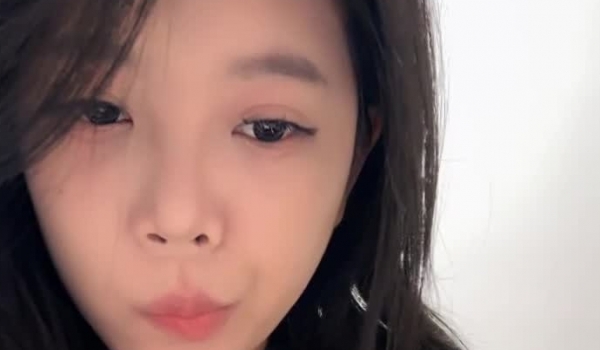 【小周不睡觉】，清纯学姐，身材真有料，奶子又大又挺纯天然，无套跟男友啪啪