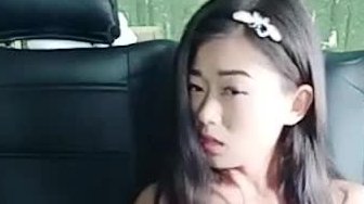 长得像某AV女星的大波妹和男票友野外小树林车震这男的很久没做过了吧射得精子浓浓的