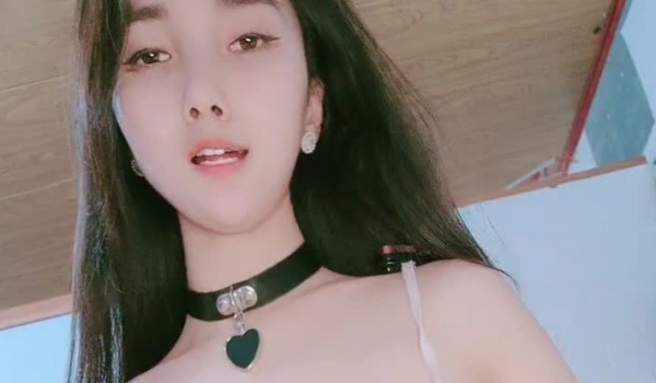 【极品 ️美少女】粉嫩宝宝 性感诱惑反差淫荡自慰 小穴无比湿滑 指奸蜜穴大量白浆淫汁 淫靡诱人粉