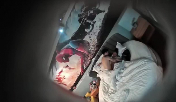 精品资源，全网最全的蜘蛛侠大圆床房偷拍，中青年夫妻情侣居多，也有年轻的学生情侣