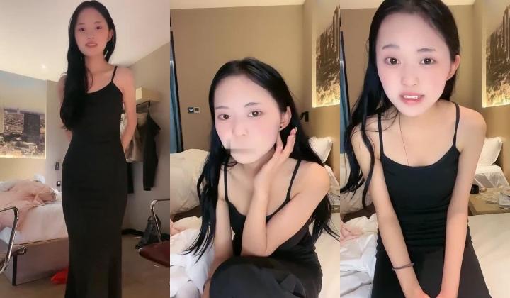 新人！正宗校花下海！超级漂亮~【低调糯米团】扣穴自慰~爽