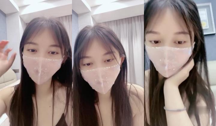 店长推荐，9月的新星，绝美00后，【高端清纯】，哇塞，好漂亮，女神下海，蜜桃臀大奶子，扭起来让人