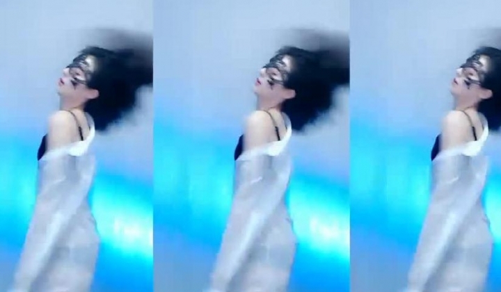 虎牙主播正恒丶虞一大尺度定制福利