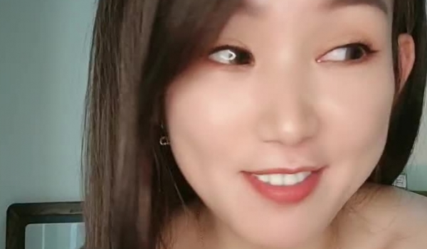 好久不见的极品韵味美少妇，全身透明纱旗袍睡衣，道具自慰，木耳粉嫩