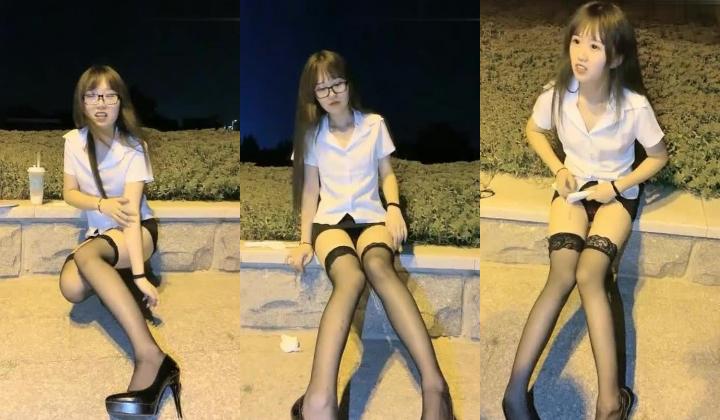 橙橙小萝莉黑丝包臀裙高跟鞋夜晚户外，玩转盘跪地爬行假吊抽插自慰