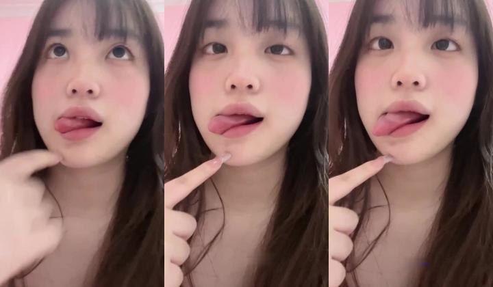 肉感十足大奶小钢炮，推特露脸清纯嫩妹【瘦了完犊子】掰穴自慰裸舞福利