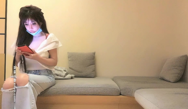 【小宝寻花】高价约外围极品大胸，网红脸这胸真少见花式啪啪狂草