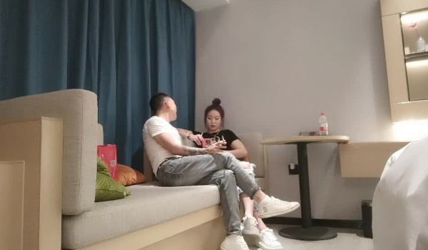 比看探花过瘾百倍的伟哥足浴店实力撩妹到开房全过程