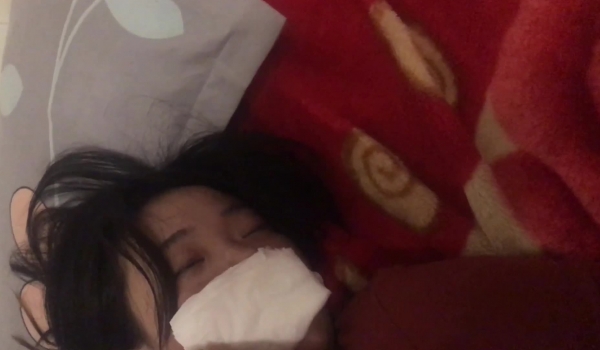 屌丝小叔子趁着哥哥出差下药迷玩 ️正在房间睡觉嫂子的骚逼1080P高清无水印