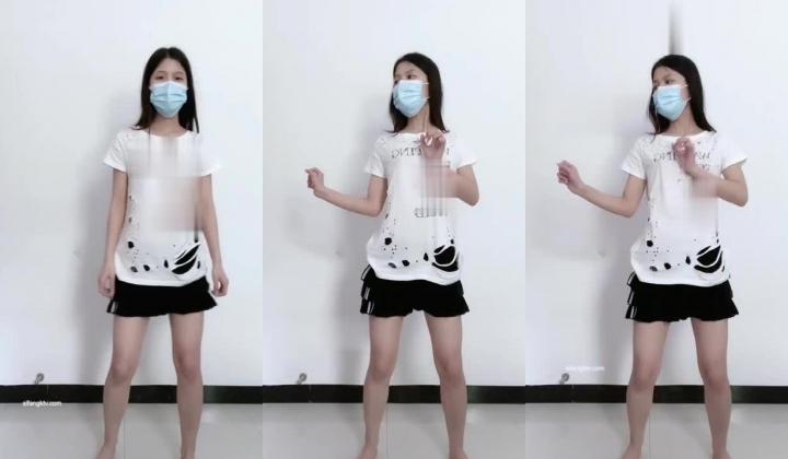 青春无敌 推特人气可甜可盐清纯活泼女神【董香】高价私拍，裸舞、自慰、露出、调教、放尿舞跳的好又特