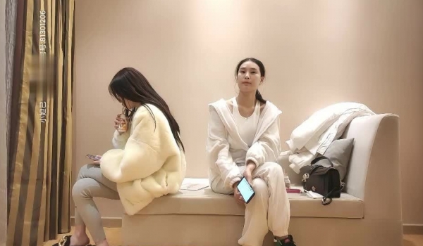 【壹屌寻花F】今夜双飞外围女神，明星脸模特身材，双姝争艳配合默契，最近一段时间质量最高的一期