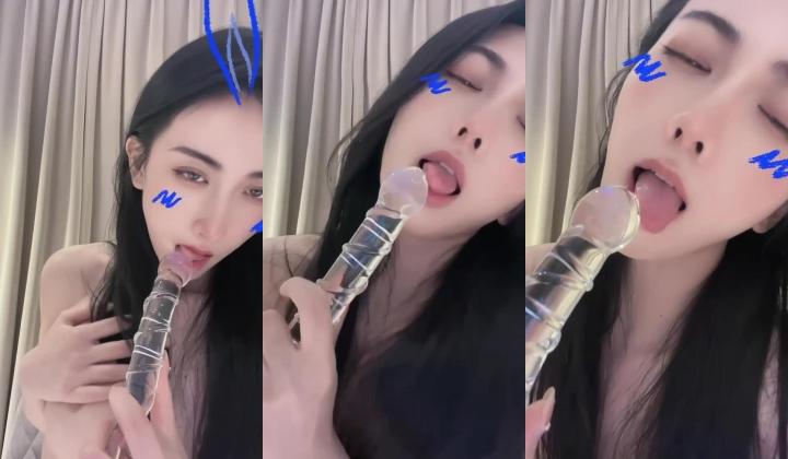 超高颜值绿茶主播【提莫的_原昵称甜桃11】高价福利视频 多种制服自慰啪啪