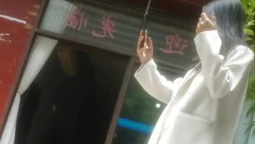 【持有无套内射执照】，陕西探花，街头操逼太多，没人敢接单了，选中少妇操逼，多角度花式啪啪