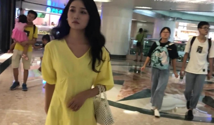 美女聚集横扫商场地铁极限抄底各种类型风格小姐姐裙底