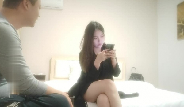 【猛狼出击探花】 新晋探花第三场，高颜值御姐，肤白貌美，风情万种，激情啪啪两炮，姿势繁多角度专业