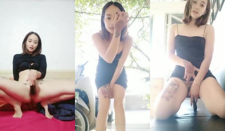 趁大哥休息的小骚逼偷偷的陪狼友撩骚，玩弄大黑牛自慰骚逼找刺激再店里前台揉奶子抠骚逼，自慰高潮洗澡