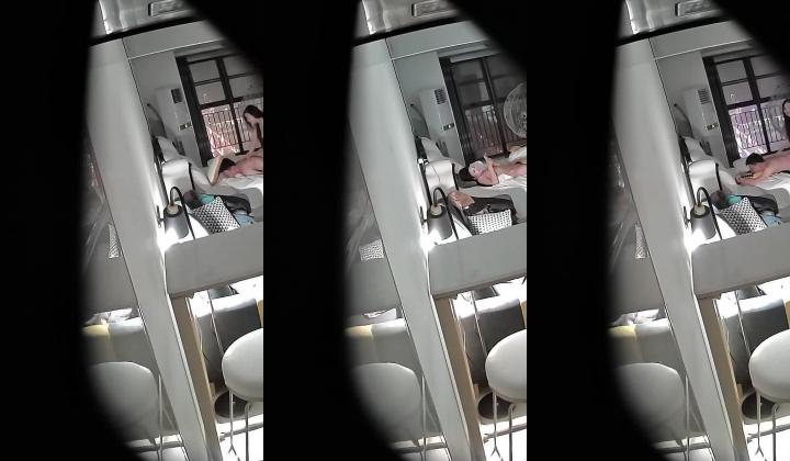高级公寓套房偷拍婴儿肥美女和炮友干完貌似还没有爽看黄片自摸
