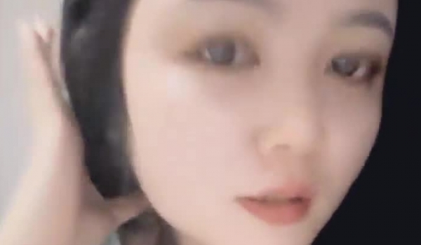 重磅核弹！美女【拉闺蜜下海】高颜值少妇，御姐风骚正当时，家中跟几个男人来回操，无套内射好精彩！