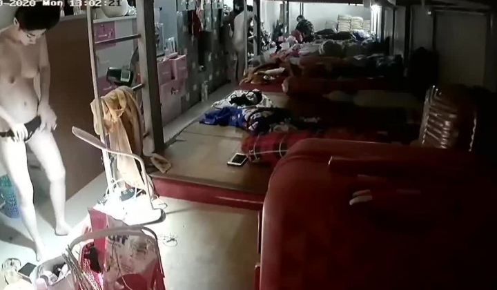 黑客破解 ️按摩美容院夜总会小姐宿舍监控偷拍私密生活日常更衣