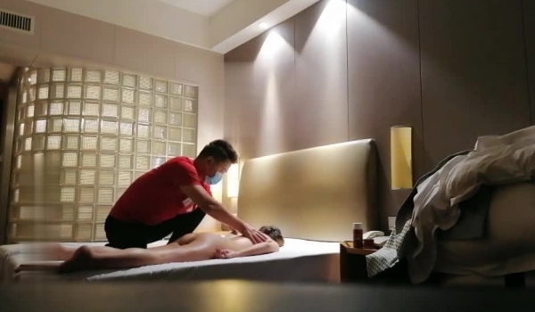 最淫养生之道-私密保健会所【女子养生SPA】技师超神服务全身推油按摩保健 舒爽啪啪 专注玩操美少