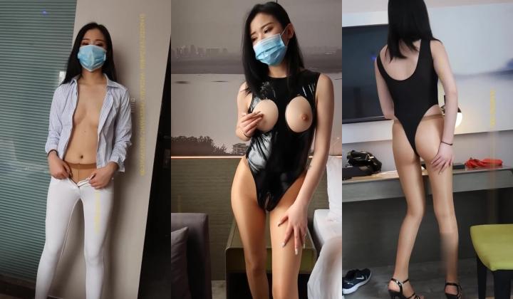 《模特私拍 泄密》学院派极品美乳美腿气质女模露点私拍，各种丝袜死水库情趣制服，亮点在最后，丝足交