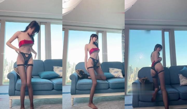 秀人网人气女神，【玥儿玥】最新黑丝高跟，职业装御姐范，大尺度漏奶头