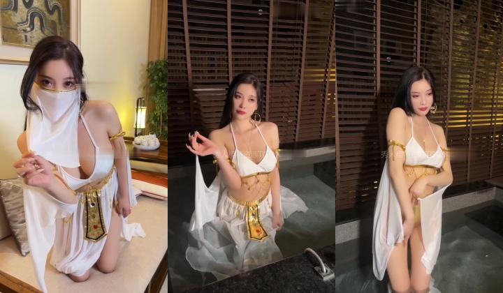 【秀人女神 ️超美高端】超人气女神『杨晨晨』主题新作《出水芙蓉的印度女郎》坐在浴池里搔首弄姿 高