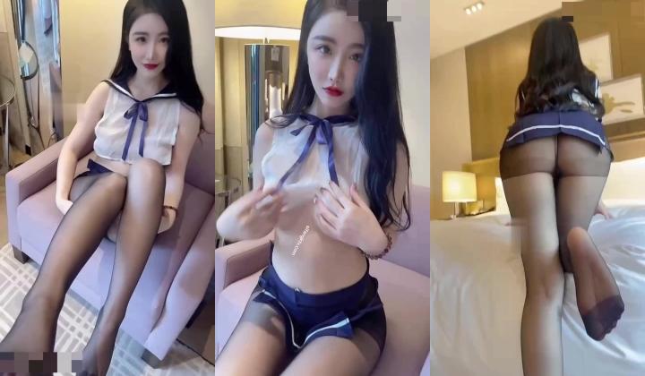 秀人网爆乳性感女神【绯月樱】巨乳制服高跟鞋黑丝美足 高贵冷艳淫语挑逗人家今天没穿胸罩哦