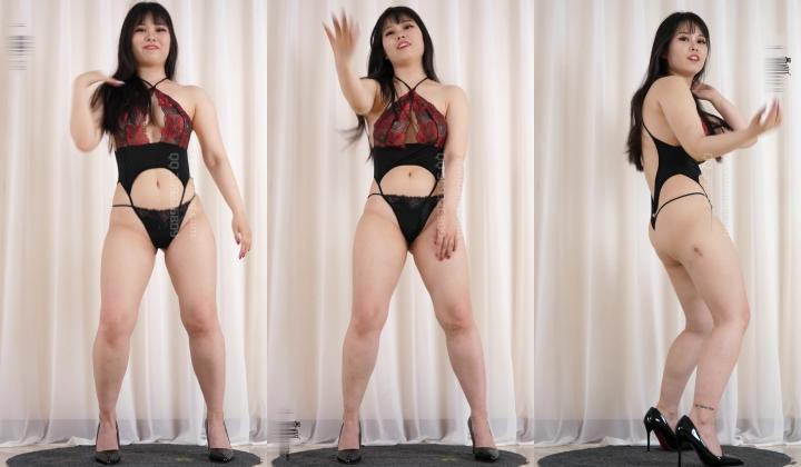 黑GIRL舞姿加密特肉感十足大奶丰满美模【小婉】各种高叉透明情趣抹油露毛漏奶骚舞顶胯挑逗